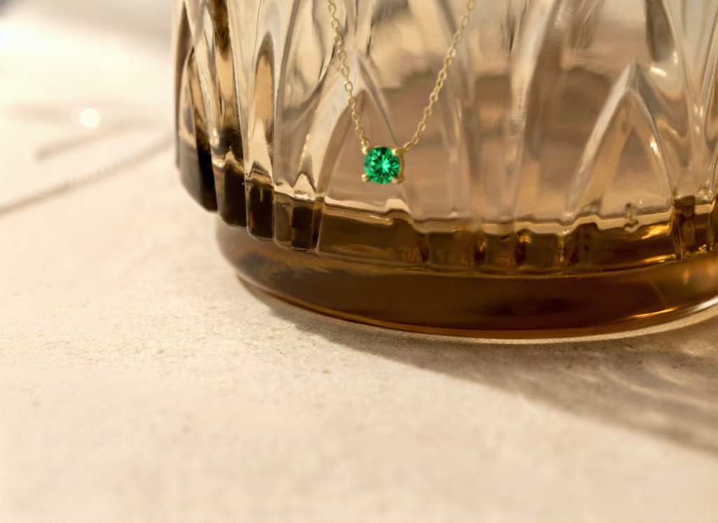 Collier pierres en émeraude