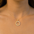 Collier lune en nacre et diamants