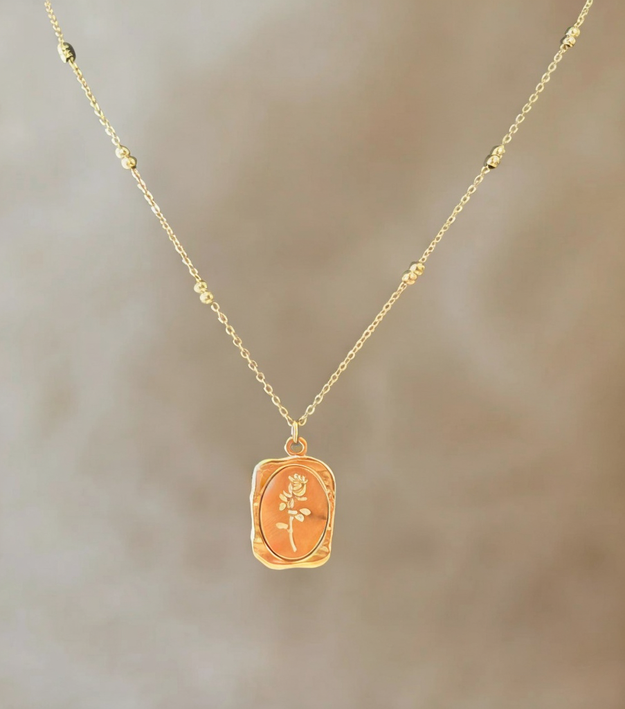 Collier naissance ovale