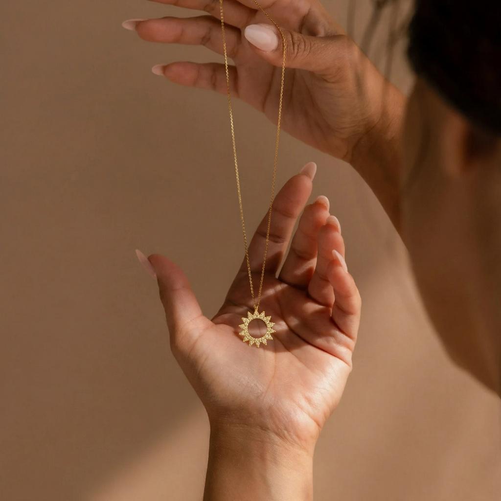 Collier soleil en diamants pavés