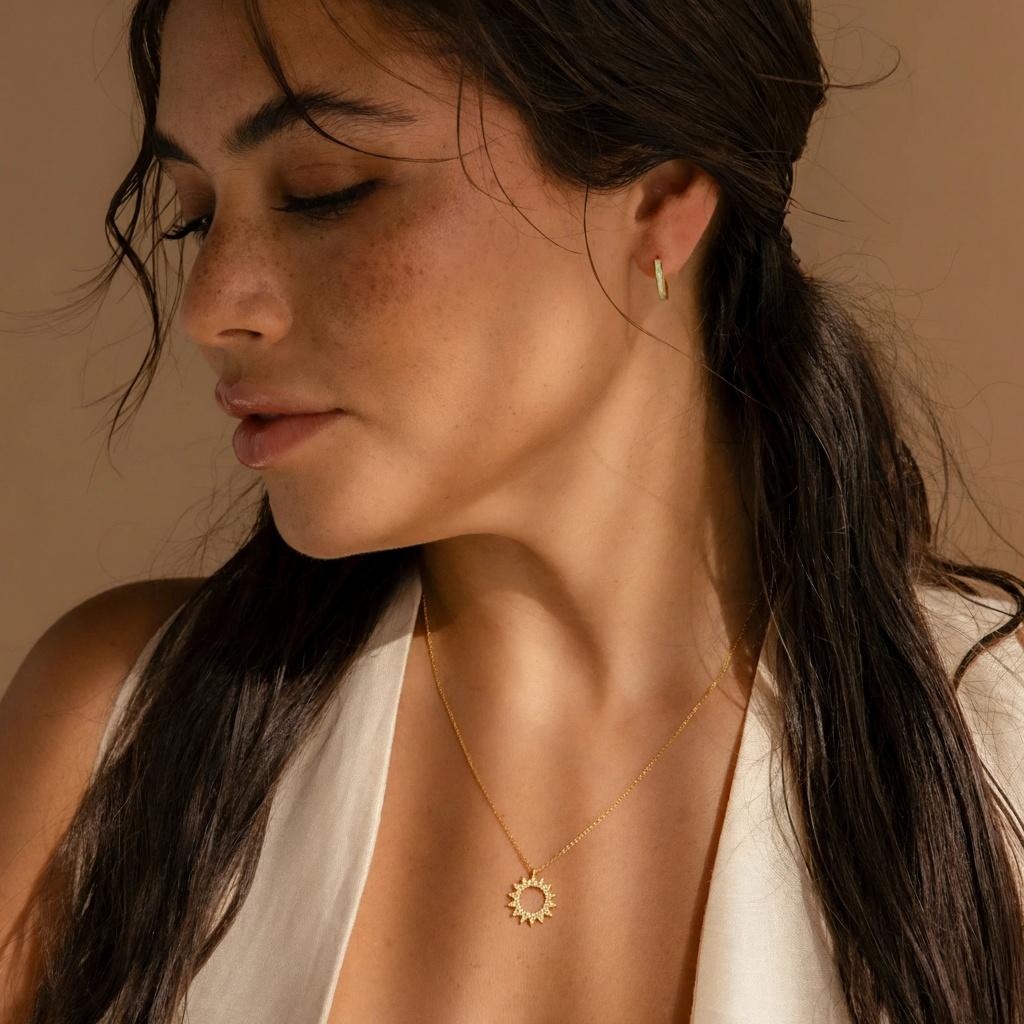 Collier soleil en diamants pavés