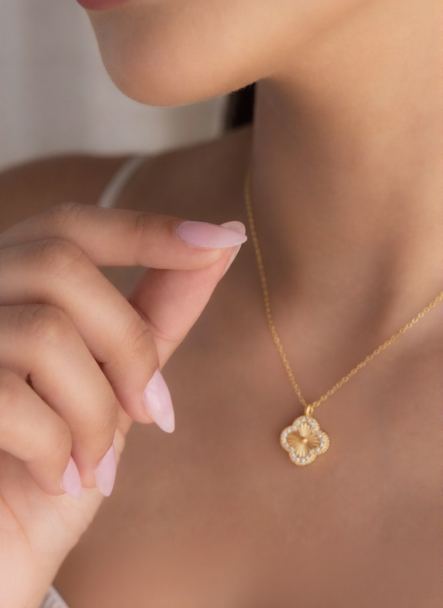 Collier trèfle à quatre feuilles