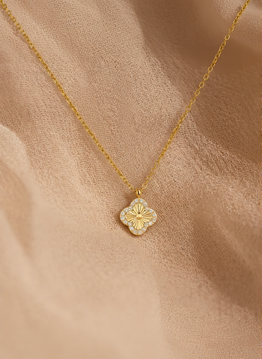 Collier trèfle à quatre feuilles