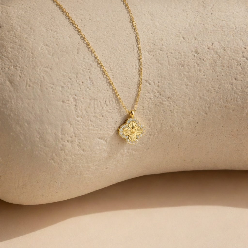 Collier trèfle à quatre feuilles