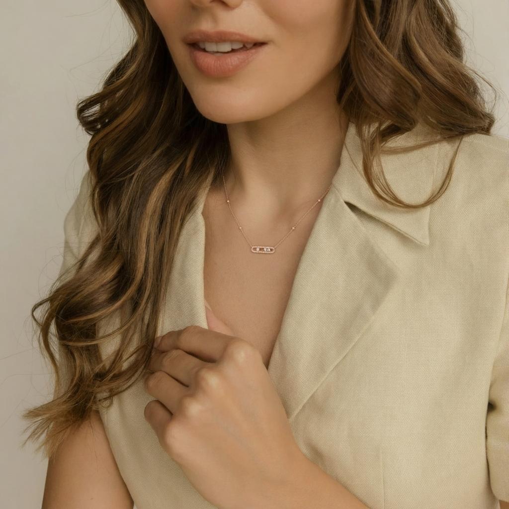 Collier pendentif à trois diamants
