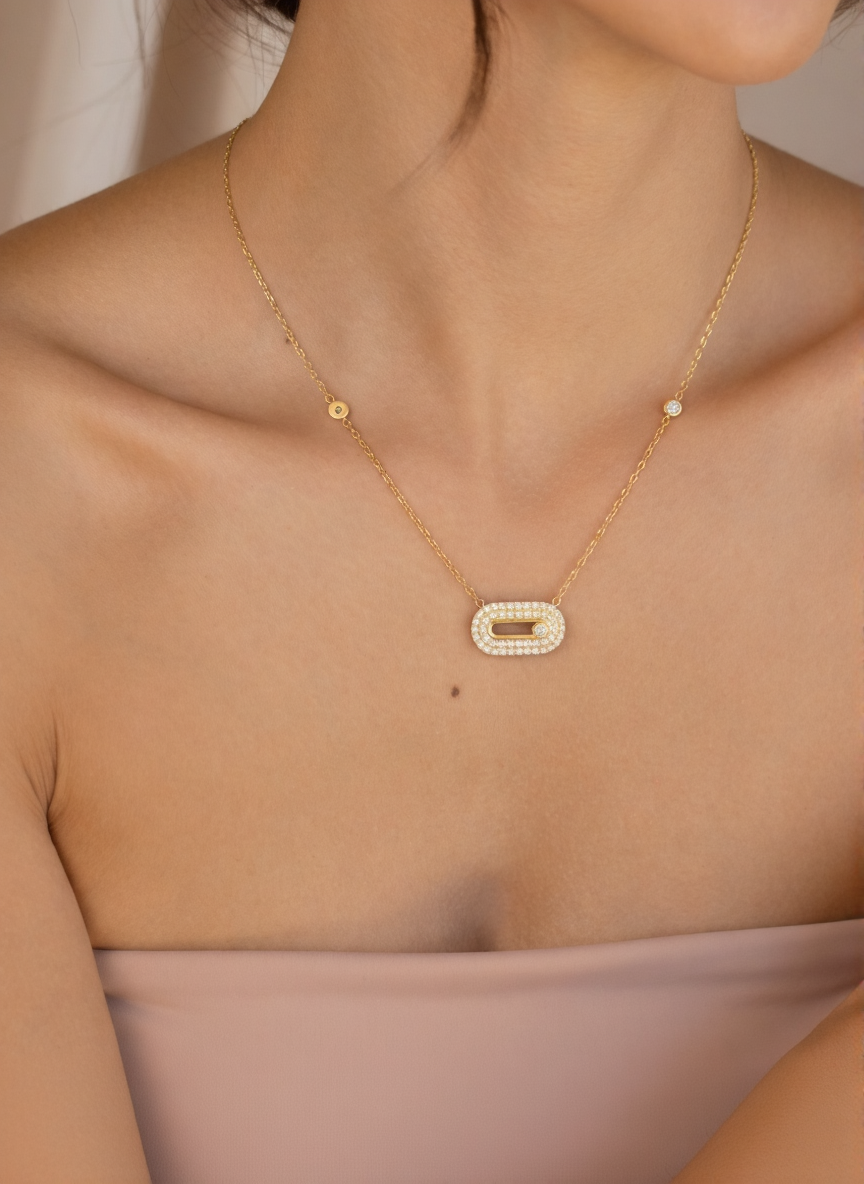 Collier barre pavée à diamant