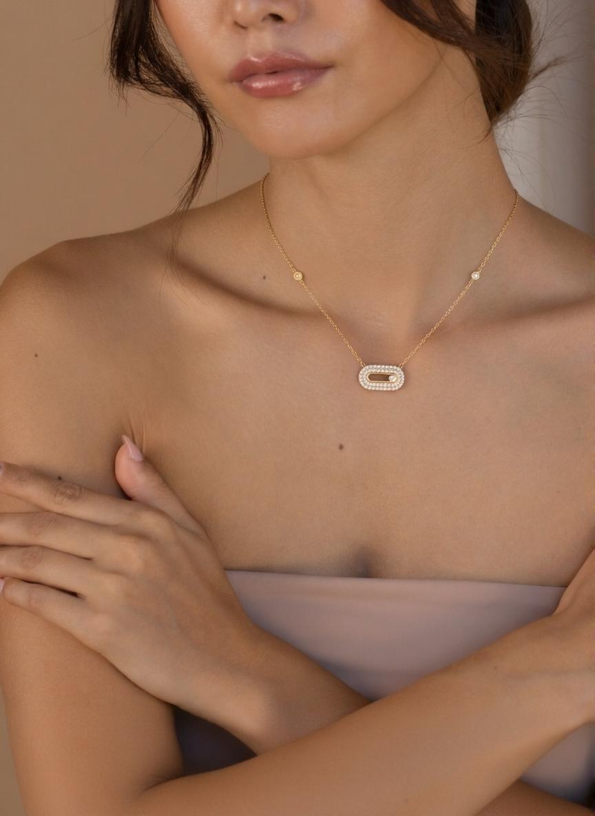 Collier barre pavée à diamant