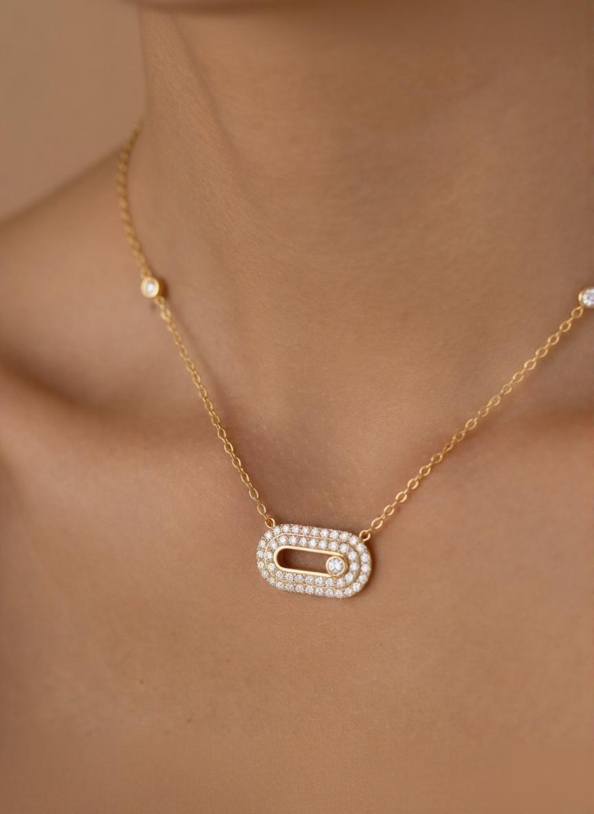 Collier barre pavée à diamant