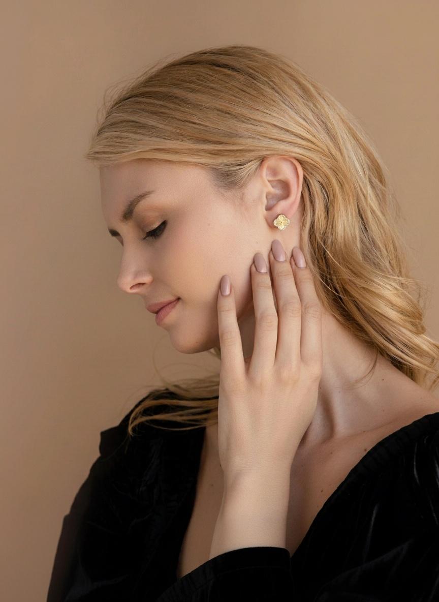Boucles d'oreilles fleurs à quatre feuilles