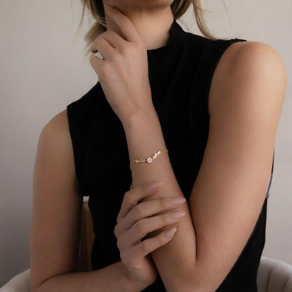 Bracelet de fleur blanche en nacre